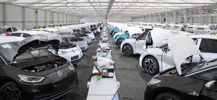 Ξεχάστε την κλασική φωτογραφία με τα VW ID.3 να λαμβάνουν ενσύρματες ενημερώσεις λογισμικού. Ξεχάστε την κλασική φωτογραφία με τα VW ID.3 να λαμβάνουν ενσύρματες ενημερώσεις λογισμικού.