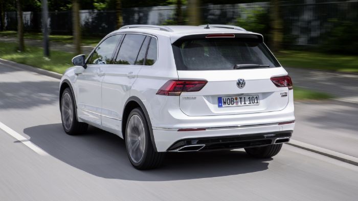 Το VW Tiguan αποκτά δύο νέους κινητήρες στη γκάμα του, τον 2.0 TSI του Golf GTI με τα 220 άλογα, αλλά και τον diesel «σταρ» της φίρμας, τον 2.0 BiTDI των 240 ίππων και των 500 Nm ροπής.