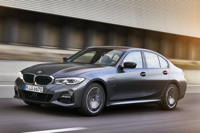 BMW:  Plug-In     3  5