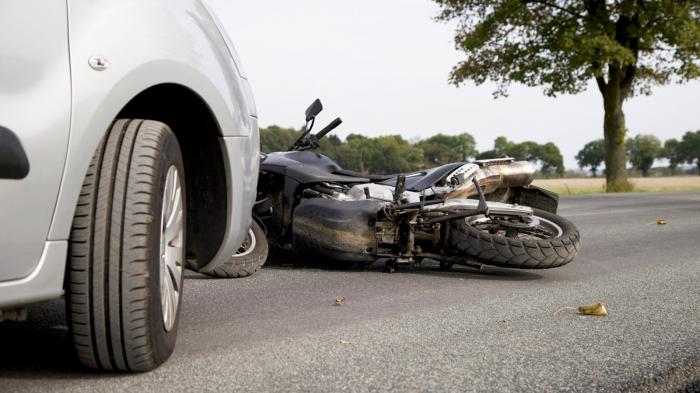 Ατύχημα με μηχανή: Δες τι πρέπει να κάνεις για να βοηθήσεις 