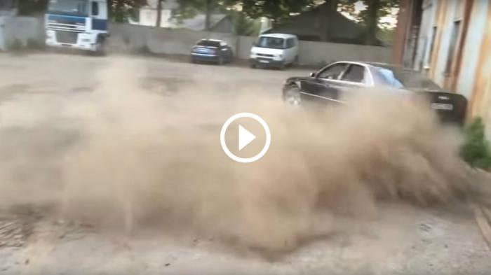 Βραβείο «κουλαμάρας» σε οδηγό Audi A8 [video]