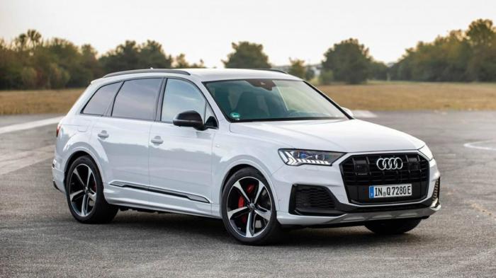   Audi Q7 60 TFSI e   456 