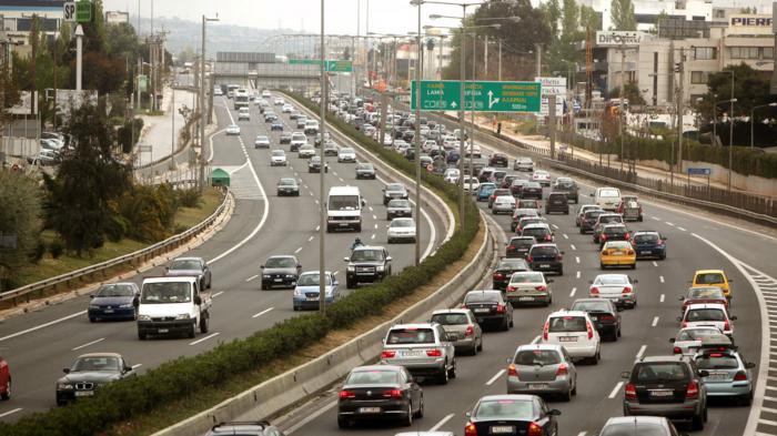 Την απόφαση να απαλλάξει τους γονείς των ανήλικων ΑμεΑ από την υποχρέωση καταβολής τελών κυκλοφορίας για τα οχήματά τους πήρε η ελληνική κυβέρνηση σύμφωνα με σχετική εγκύκλιο.