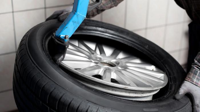 Ελαστικά αυτοκινήτων στη Μεταμόρφωση - The Big Boy Wheels 