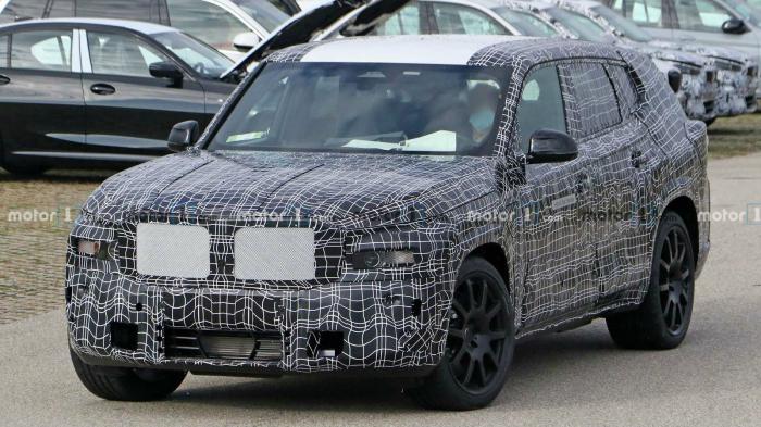      Extra-Large BMW X8