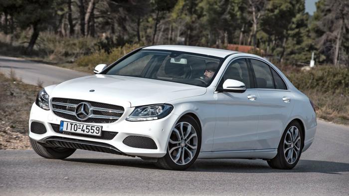 Premium κόντρα: Mercedes C200 vs Audi A4