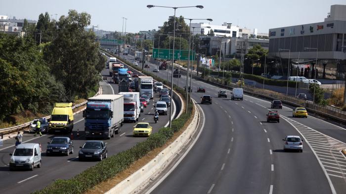 Δεδομένου ότι η κίνηση με πολύ χαμηλή ταχύτητα σε αυτοκινητοδρόμους και οδούς ταχείας κυκλοφορίας μπορεί να προκαλέσει ατυχήματα, το όριο αυξήθηκε προ μερικών χρόνων στα 70 χλμ./ώρα. Δεδομένου ότι η κίνηση με πολύ χαμηλή ταχύτητα σε αυτοκινητοδρόμους και οδούς ταχείας κυκλοφορίας μπορεί να προκαλέσει ατυχήματα, το όριο αυξήθηκε προ μερικών χρόνων στα 70 χλμ./ώρα.
