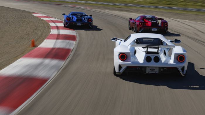 Το Ford GT προσφέρεται σε μια παλέτα οκτώ στάνταρ αποχρώσεων, αλλά όπως ήταν αναμενόμενο, κυκλοφορούν ήδη αρκετές εκδοχές του αμερικάνικου supercar με custom βαφές.