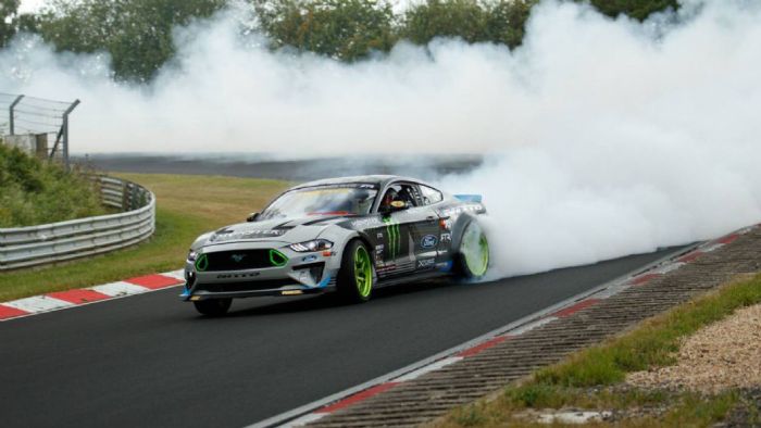Ο Gittin Jr. έπρεπε να αλλάξει ελαστικά για να ολοκληρώσει τον γύρο, καθώς το αρχικό σετ δεν άντεξε για όλες τις στροφές.