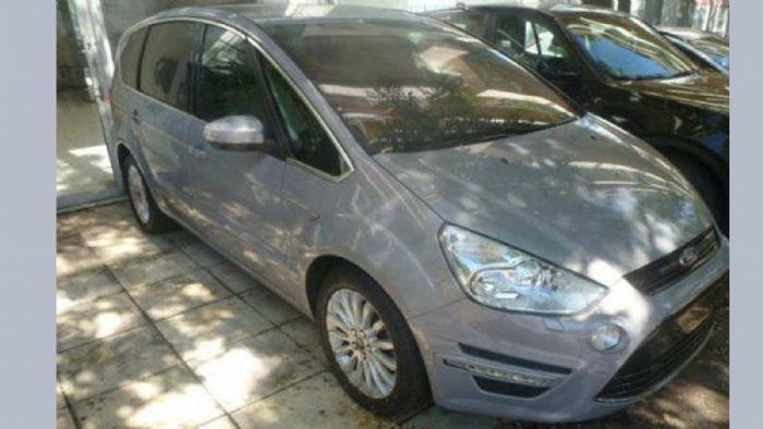 To Ford S-MAX που σας παρουσιάζουμε εδώ είναι σε άριστη κατάταση και με το μοτέρ 1,6 λτ. εξασφαλίζει χαμηλά λειτουργικά έξοδα.	