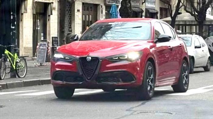 Νέες φωτογραφίες της ανανεωμένης Alfa Romeo Stelvio Νέες φωτογραφίες της ανανεωμένης Alfa Romeo Stelvio