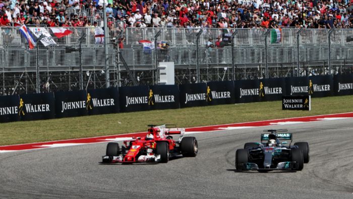 Πως κατάφερε να προσπεράσει τον Vettel στους πρώτους γύρους του GP του Austin αποκάλυψε ο Lewis Hamilton μετά το τέλος του αγώνα.