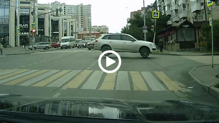 Αδειάστε τον δρόμο: To Audi Q7 σε απογείωση [video]