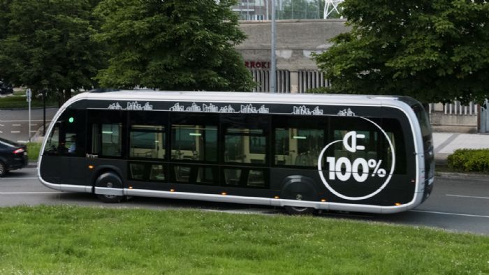 Το 12μετρο ηλεκτρικό λεωφορείο της Irizar διαθέτει και αυτόματη και μηχανική ράμπα για ΑΜΕΑ, ενώ η χωρητικότητά του είναι 23 καθήμενοι και 68 όρθιοι επιβάτες. Το 12μετρο ηλεκτρικό λεωφορείο της Irizar διαθέτει και αυτόματη και μηχανική ράμπα για ΑΜΕΑ, ενώ η χωρητικότητά του είναι 23 καθήμενοι και 68 όρθιοι επιβάτες.