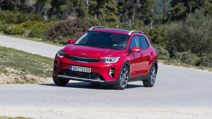 Kia Stonic: Υβριδικό, ευρύχωρο κι άνετο στο δρόμο 
