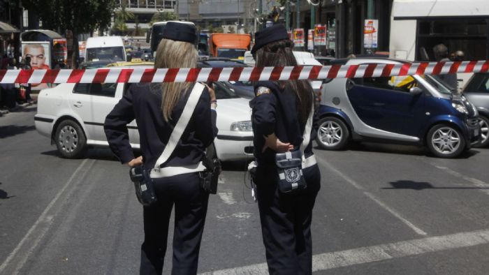 Παρακαλούνται οι οδηγοί των οχημάτων να είναι ιδιαίτερα προσεκτικοί.