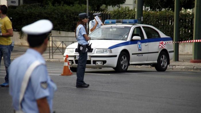 Παρακαλούνται οι οδηγοί, για την καλύτερη εξυπηρέτησή τους και την αποφυγή πρόσθετων κυκλοφοριακών προβλημάτων, να αποφύγουν τη διέλευση των οχημάτων τους στις παραπάνω οδούς, λεωφόρους και πλατείες κ