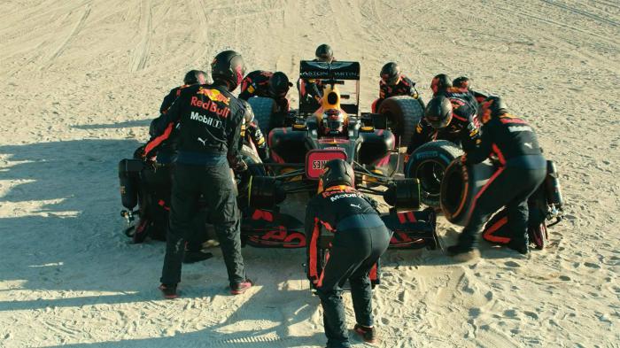 Ένα πολύ ενδιαφέρον, εντυπωσιακό αλλά και χιουμοριστικό βίντεο ετοίμασαν οι άνθρωποι της ομάδα της Formula 1, Aston Martin Red Bull Racing με πρωταγωνιστή τον Max Verstappen.