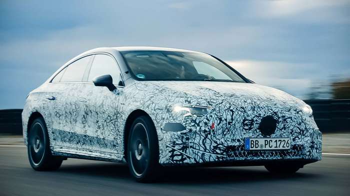  Mercedes CLA:      Porsche Taycan  