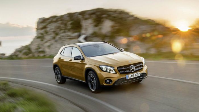 Ανανεωμένη στα σημεία η νέα GLA της Mercedes-Benz.