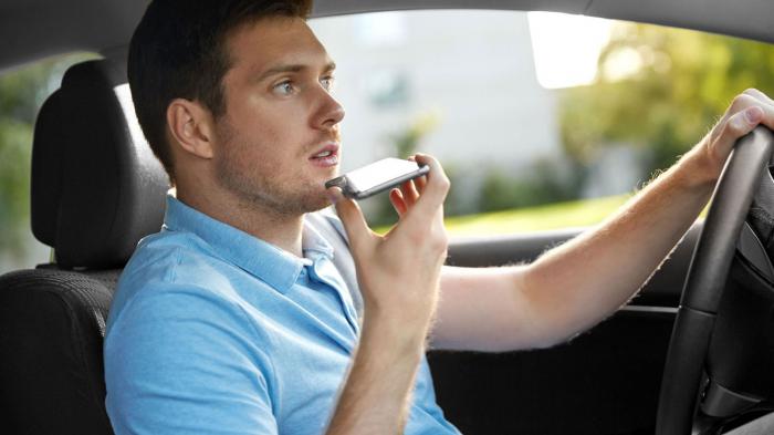 Bluetooth και το κινητό συνδέεται στο αμάξι, γιατί μιλάς & το κρατάς; Bluetooth και το κινητό συνδέεται στο αμάξι, γιατί μιλάς & το κρατάς;