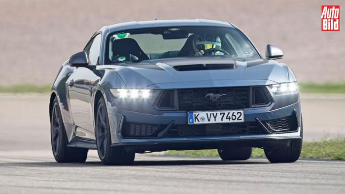 Ford Mustang Dark Horse: Οδηγούμε στην πίστα τον αμερικανικό θρύλο