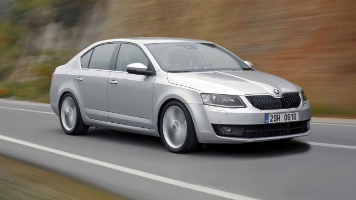 Η Skoda παρουσιάζει τη νέα Octavia 1.0 TSI των 115 ίππων, μια τρικύλινδρη turbo έκδοση βενζίνης που αντικαθιστά την 1.2 TSI εκδοχή. Παράλληλα, όπως συνηθίζει τελευταία, το γιορτάζει με διάφορες αφορμέ