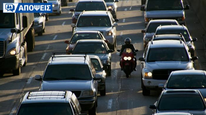 Οδήγηση στην πόλη: μήπως έχει παραγίνει με τον τρόπο που οδηγούν τα μηχανάκια τους;