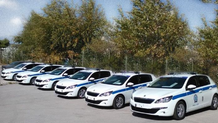 Τη διενέργεια ανοικτού ηλεκτρονικού διαγωνισμού για την προμήθεια «Οχημάτων της Ελληνικής Αστυνομίας», ανακοίνωσε ο Γενικός Γραμματέας Δημόσιας Τάξης.
