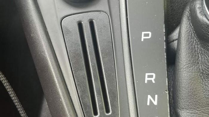 Σε τι χρησιμεύει αυτή η σχισμή στο αυτοκίνητο;