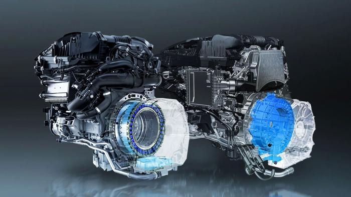 Ο κινητήρας M256 της Mercedes μαζί με το ήπια υβριδικό κύκλωμα EQ Boost.
