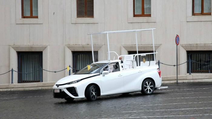 Τοyota Mirai με υδρογόνο το νέο αυτοκίνητο του Πάπα