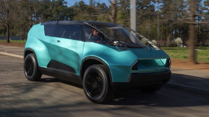 Η Toyota συνεργάστηκε για 2 χρόνια με σπουδαστές του Πανεπιστημίου Clemson για να δημιουργήσει το uBox concept, η σχεδίαση του οποίου απευθύνεται στη Generation Z, σε αυτούς δηλαδή που γεννήθηκαν μετά
