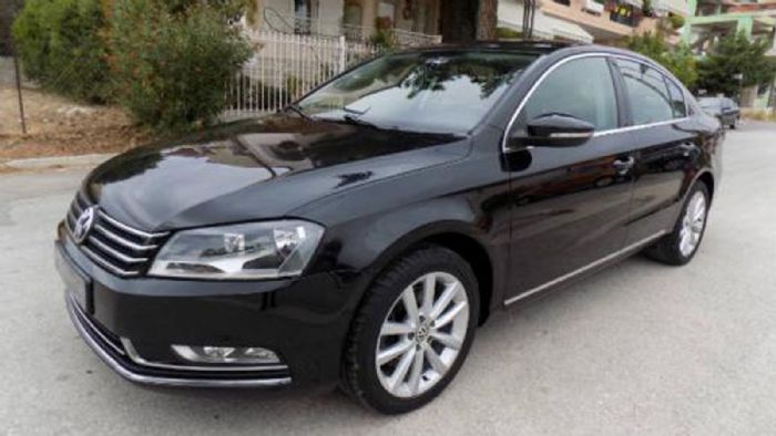 Αυτό το Passat είναι εξαιρετική περίπτωση. Πρώτο χέρι, ελληνικής αντιπροσωπείας, λίγα χλμ. καλή τιμή και πλούσιο εξοπλισμός είναι τα χαρακτηριστικά του.
