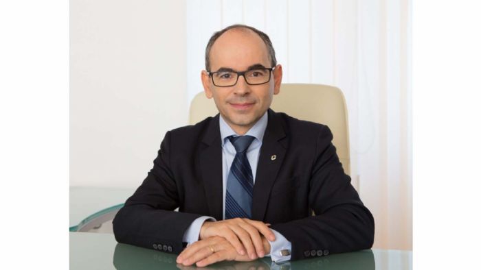 Ο Caracatzanis θα αντικαταστήσει τον Nicolas Maure.