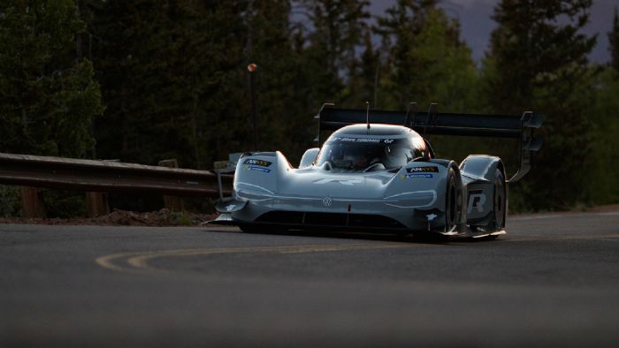 Ο Romain Dumas και το Volkswagen I.D. R Pikes Peak έκαναν μια σαφή δήλωση των προθέσεων τους στα προκριματικά της ανάβασης Pikes Peak International Hill Climb