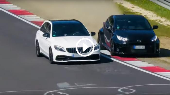 GR Yaris προσπερνάει Mercedes C63 AMG από την εξωτερική! [video]