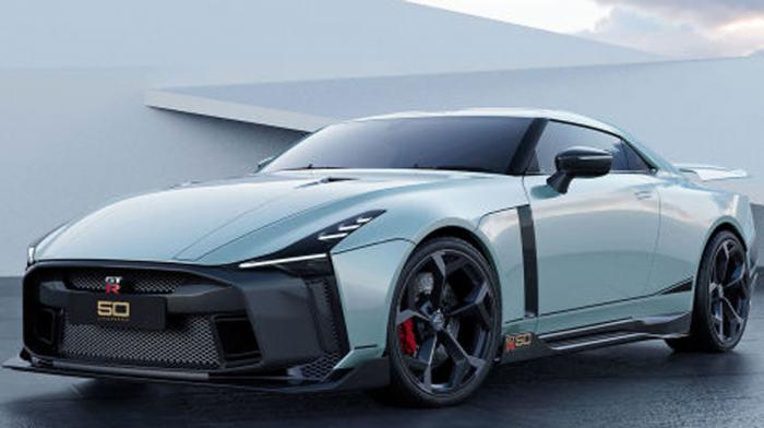       Nissan GT-R  900+ ;